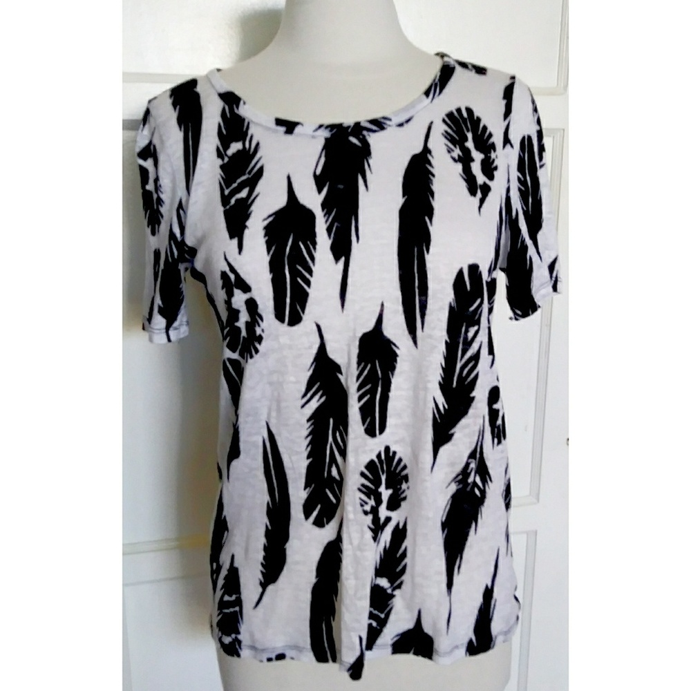 Vince  feathers print short Sleeve tee